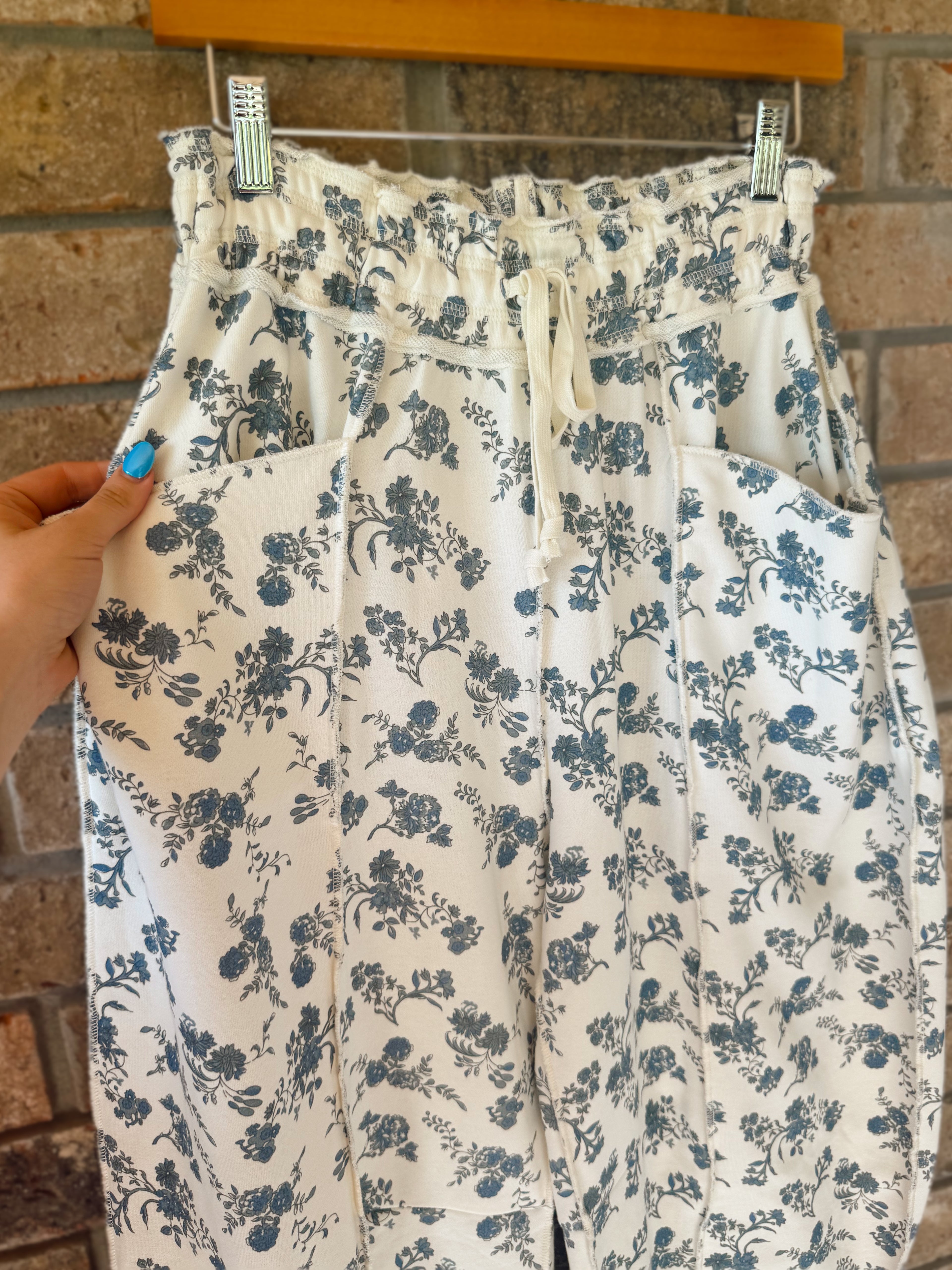 Cream Floral Barrels